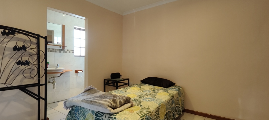 To Let 4 Bedroom Property for Rent in Newton Park Eastern Cape